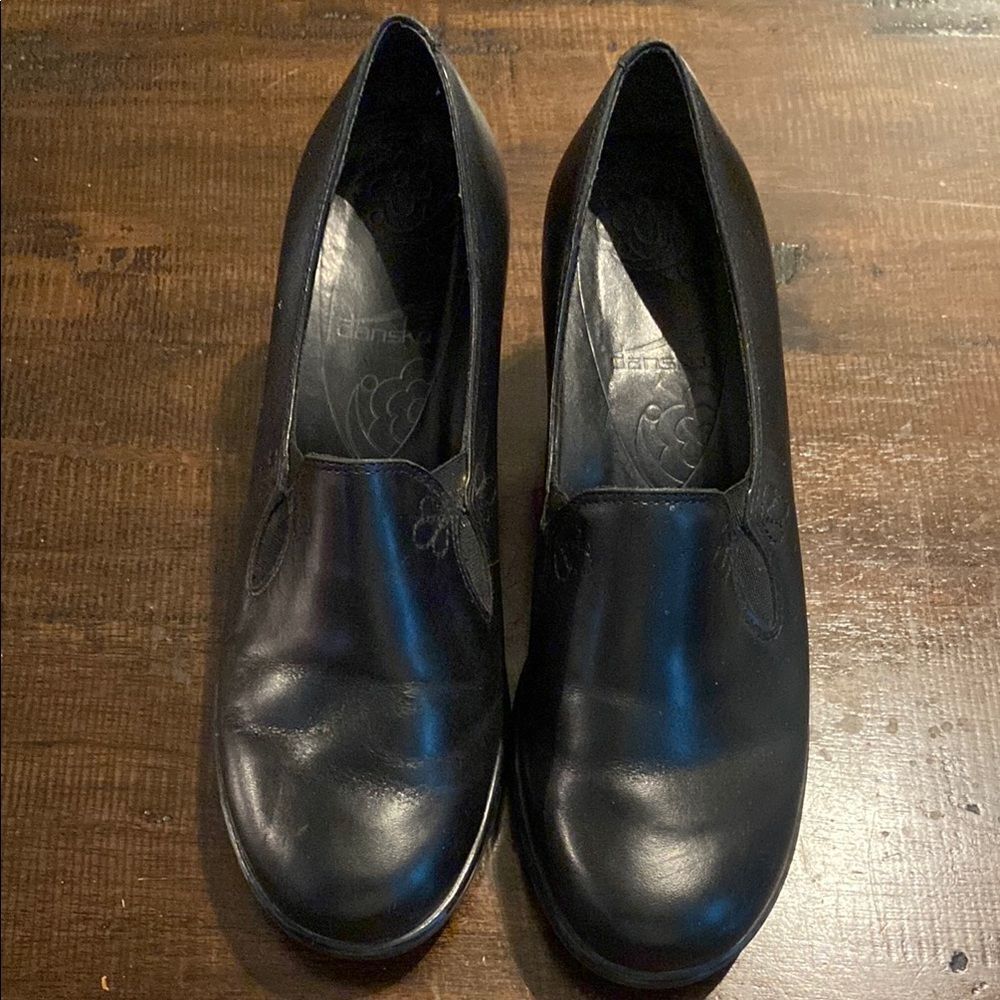 Dansko Black Leather heels Versatile Comfort